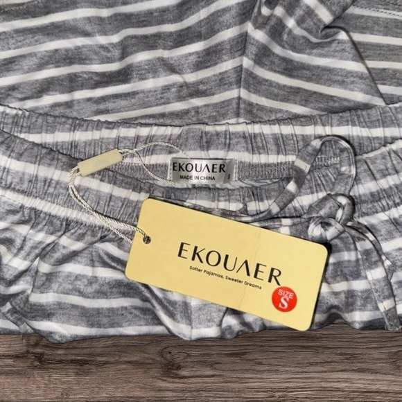 Brand New Small Gray Striped Comfy Women's Pajama Shorts - Picture 3 of 3